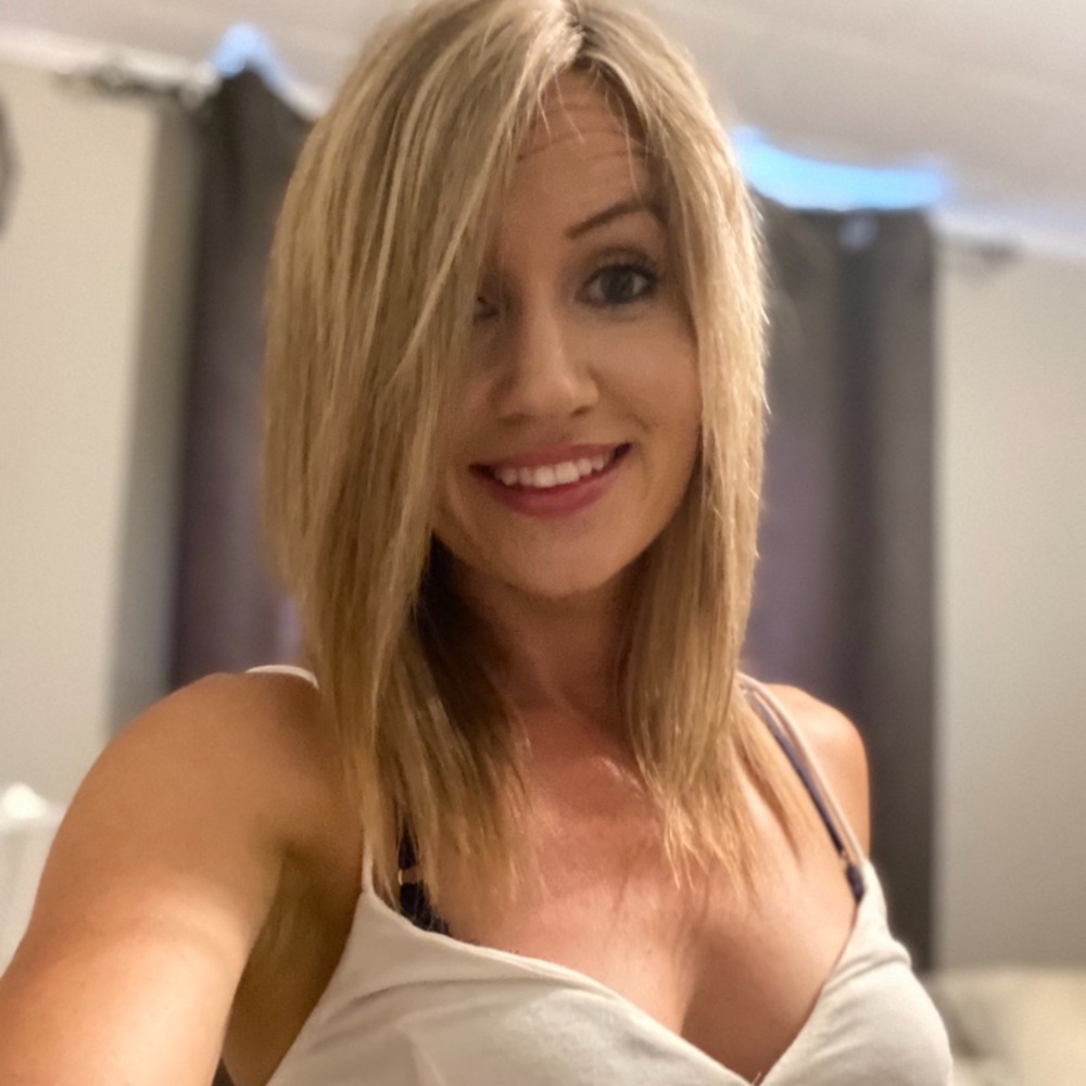 Meet your Posher, Holly